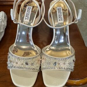 Badgley Mischka bridal or party pumps